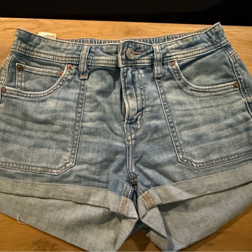 American Eagle Easy Shortie Denim Blue Women's Shorts - size 4